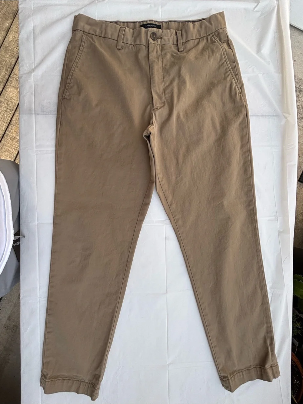 Banana Republic Men's Tan Athletic Lived In Chinos